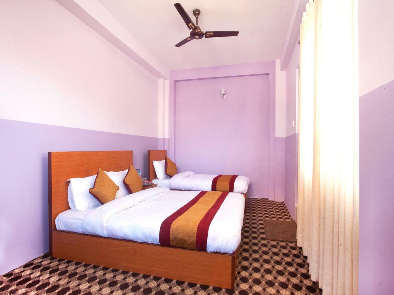 Oyo 341 Hotel Kusum Kohinoore Tokha Exteriér fotografie
