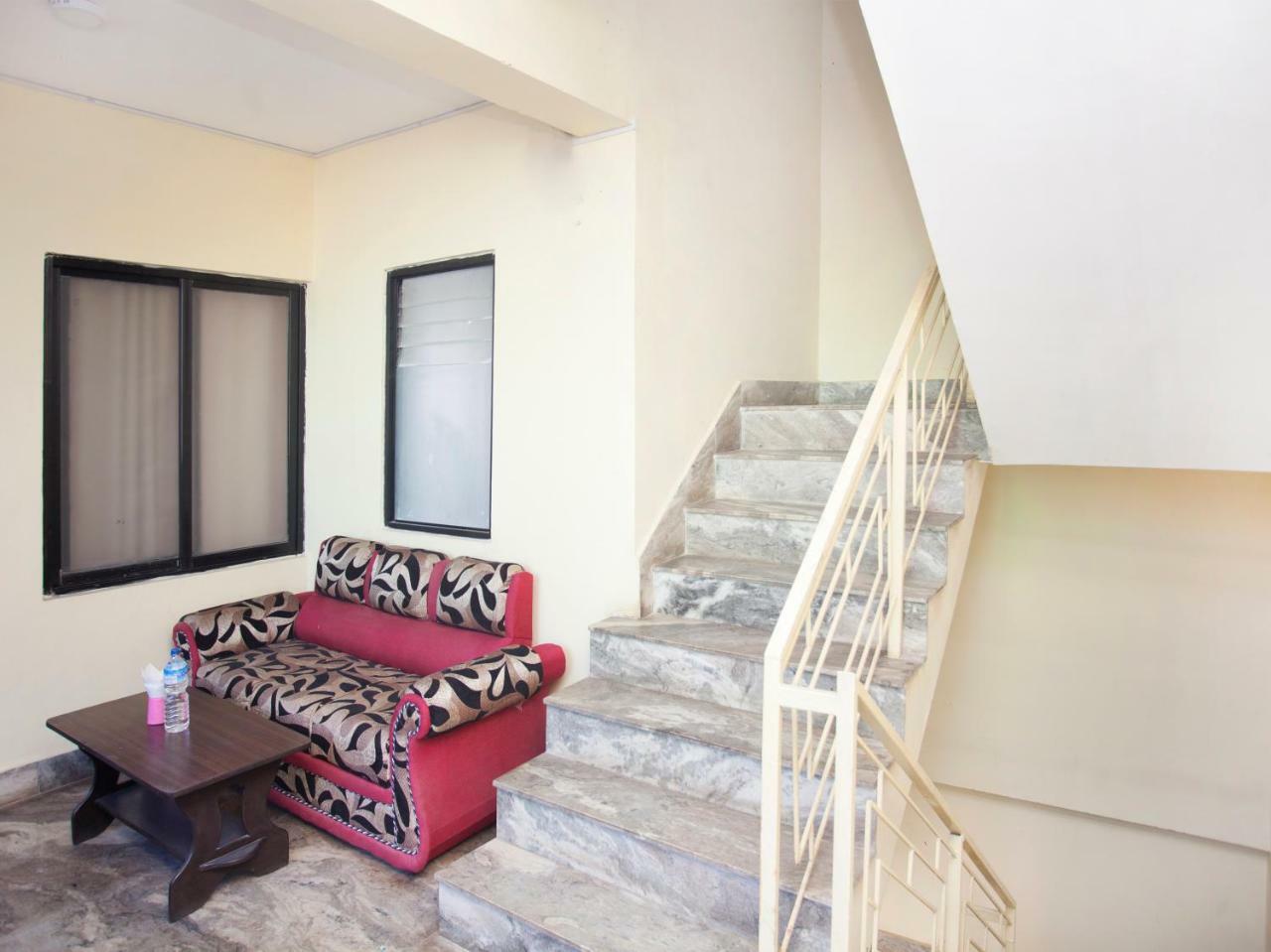 Oyo 341 Hotel Kusum Kohinoore Tokha Exteriér fotografie