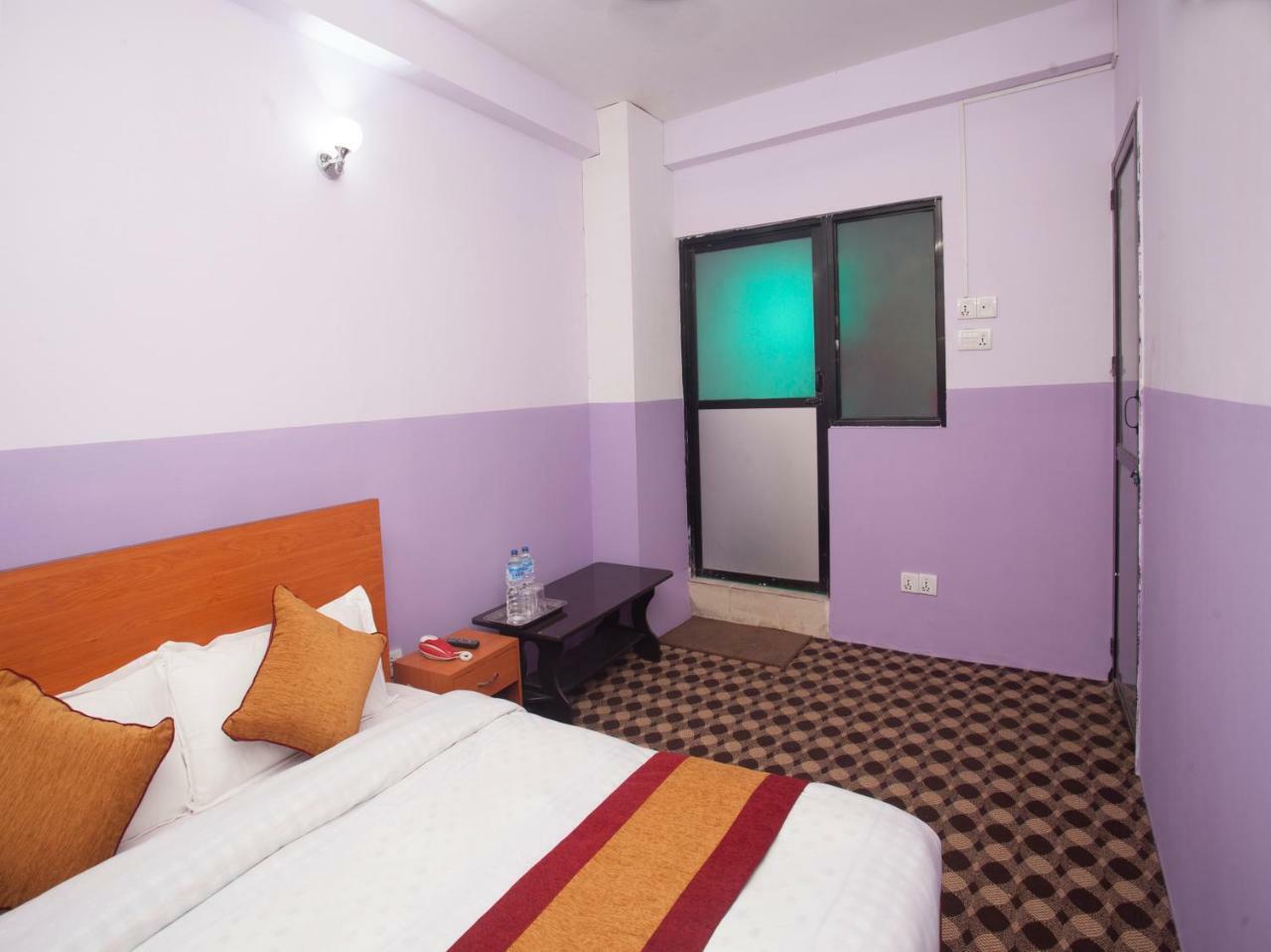 Oyo 341 Hotel Kusum Kohinoore Tokha Exteriér fotografie