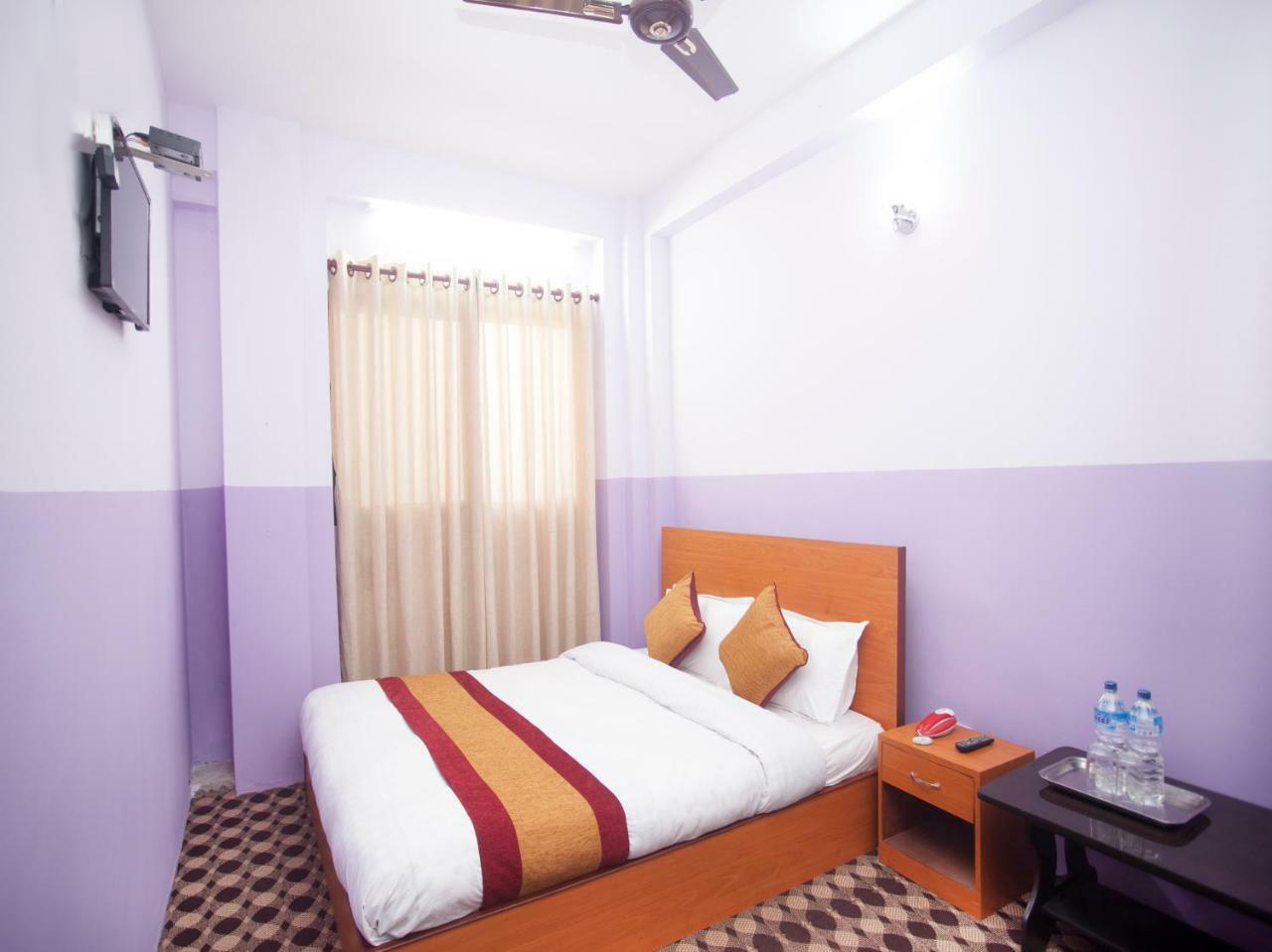 Oyo 341 Hotel Kusum Kohinoore Tokha Exteriér fotografie