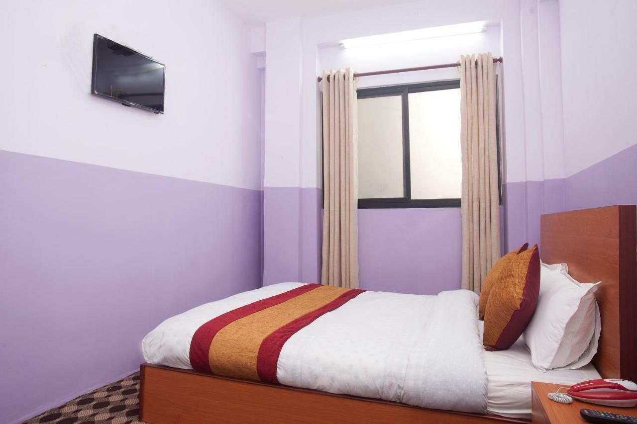 Oyo 341 Hotel Kusum Kohinoore Tokha Exteriér fotografie